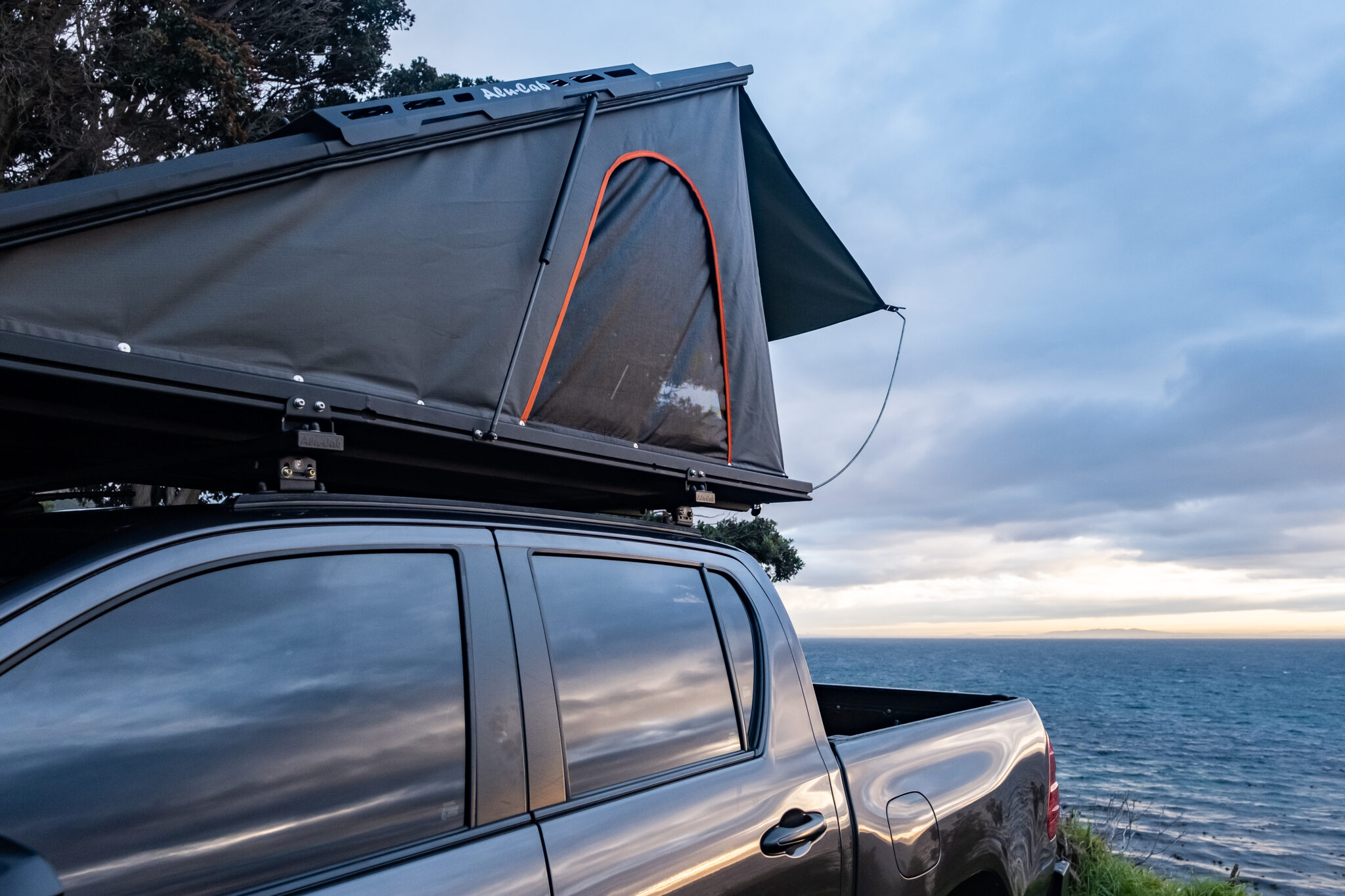 AluCab LT50 Lightweight Roof Top Tent Wild Roaming